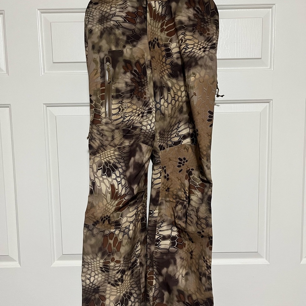 Kryptek hunting pants.